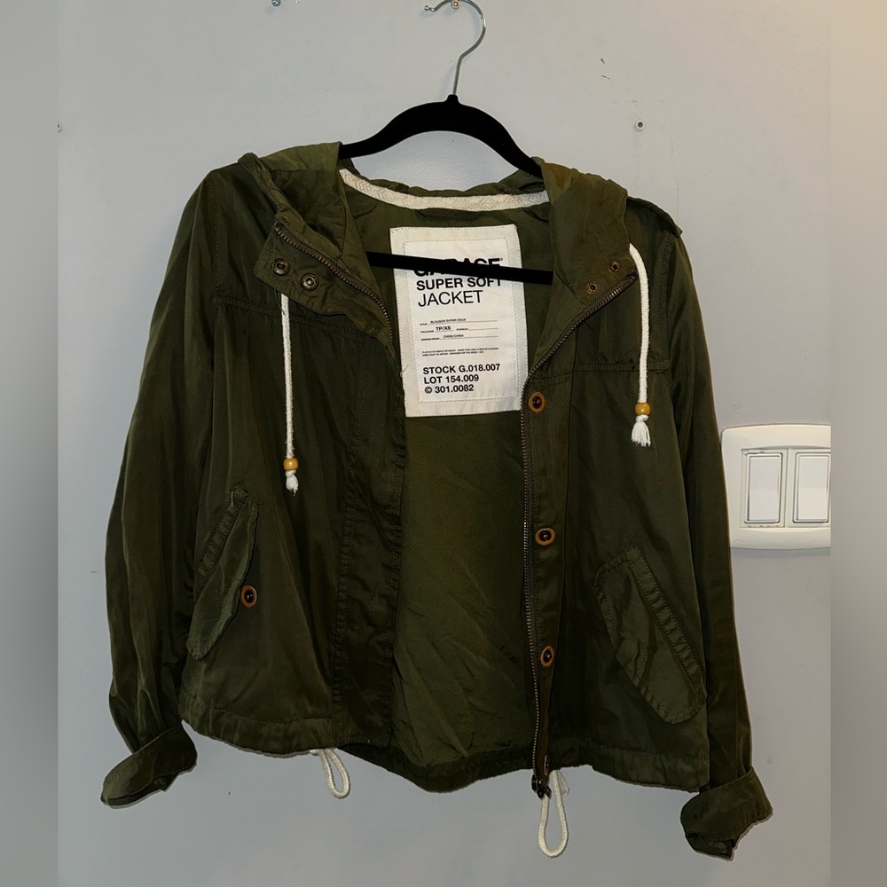 Green spring jacket